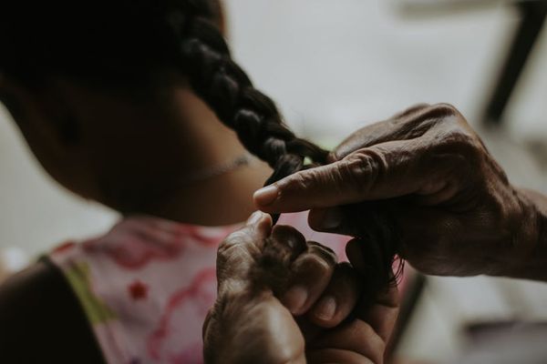 Gabriel Frank באתר PEXELS המלכה של התסרוקות: נשירת שיער אצל ילדים