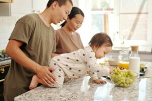 המדריך המלא: כמות המזון הנכונה לתינוק בהתאם לגיל