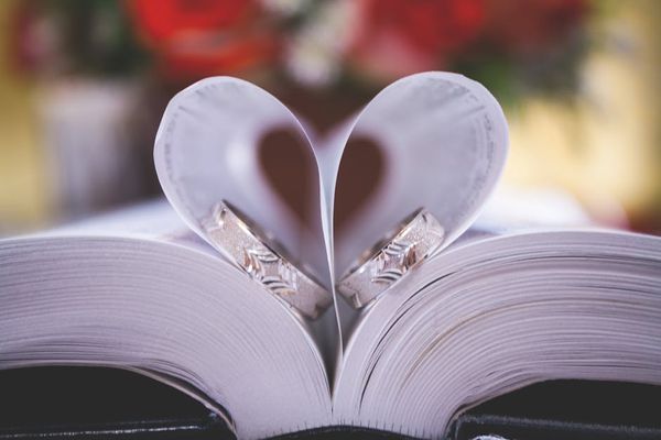 Alejandro Avila באתר PEXELS אהבה בלב: אסופת משפטים מעצימים לילדים