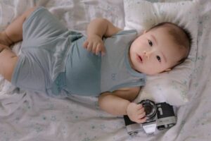 מבט מעמיק על התפתחות תינוקות בגיל שניים חודשים