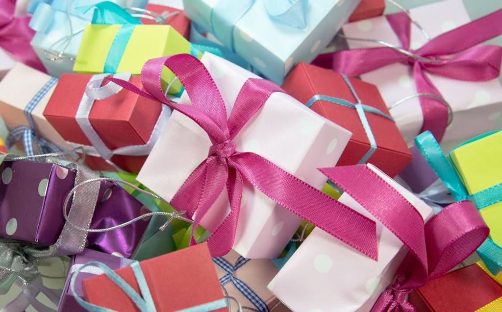 Pixabay באתר PEXELS gift wrapping experience